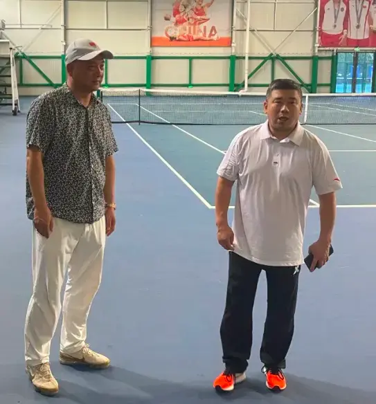 主席, 后的郑钦文, yid