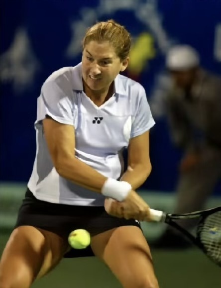 治女子网坛, XeX