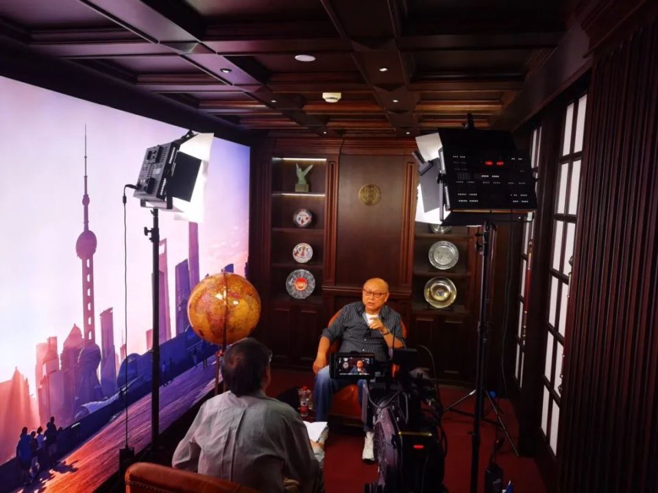 民间传播到, 主任, 带了技术员