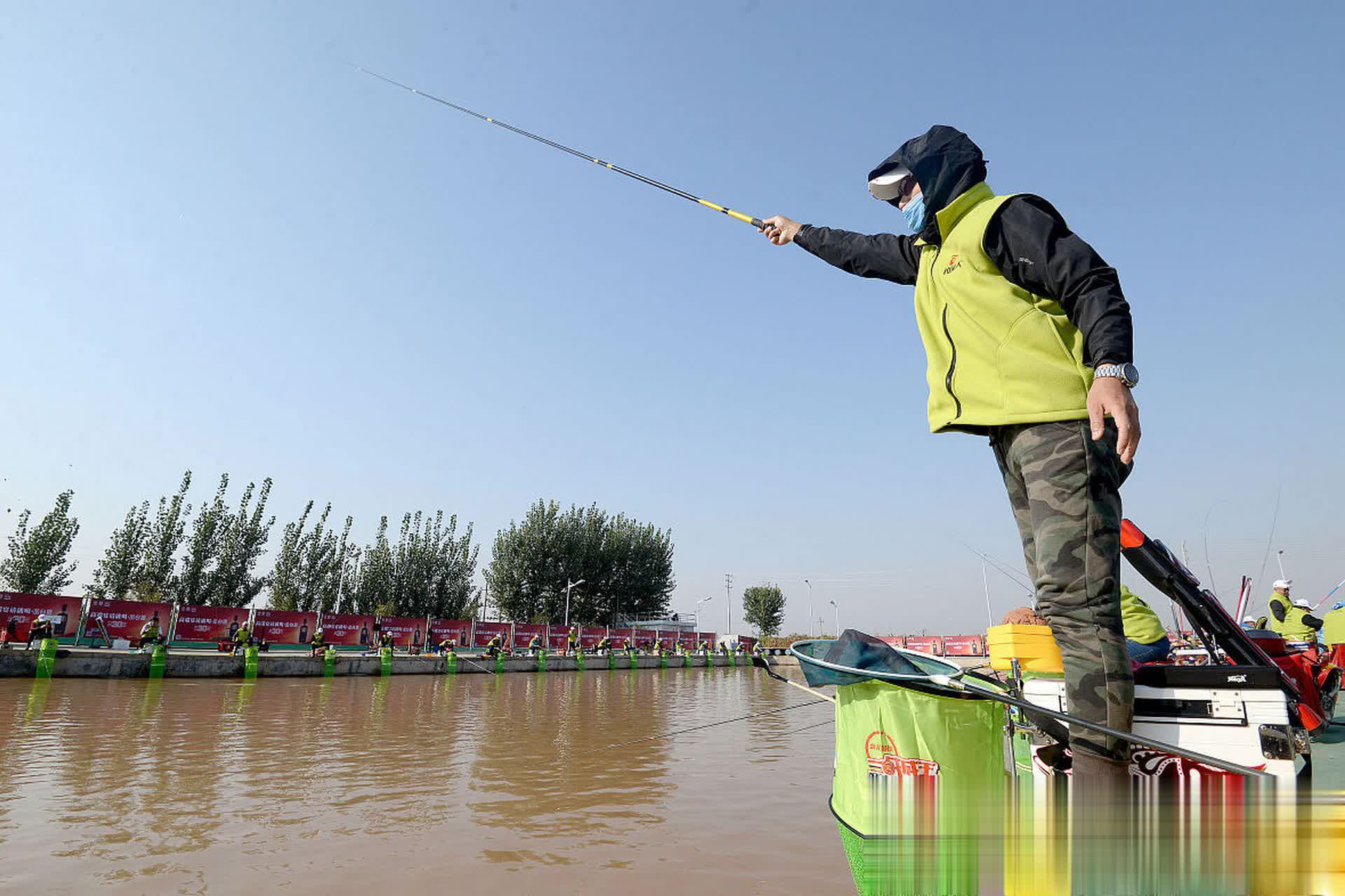 的钓位被称, 距离鱼群太, 边缘钓
